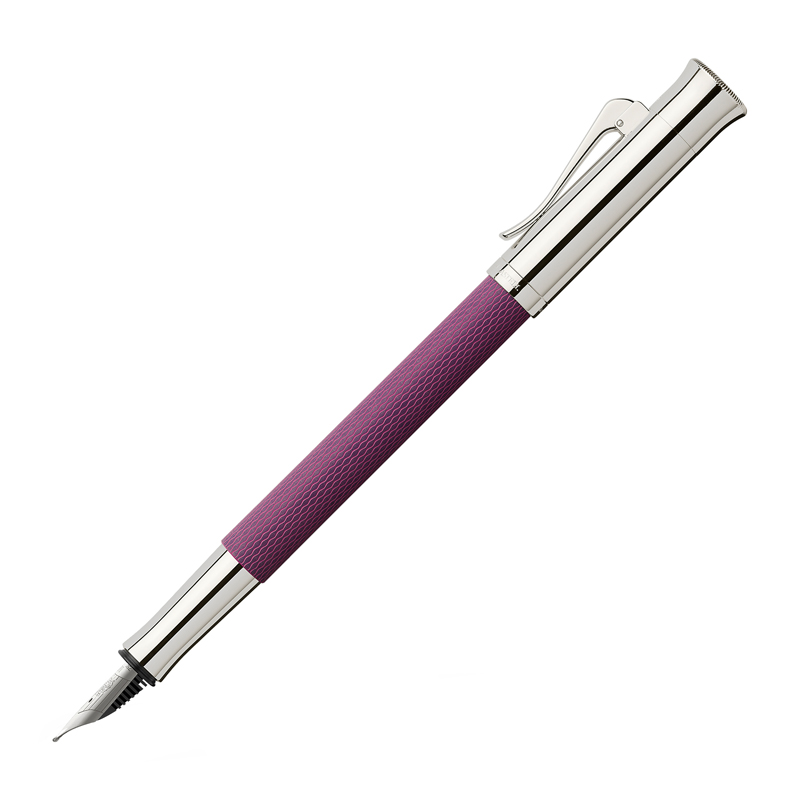 Ручка перьевая Graf von Faber-Castell "Guilloche Violet Blue Medium", подар. уп.